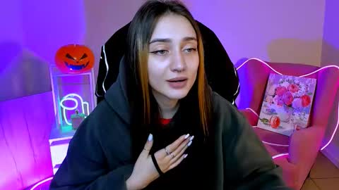 Snapshot of olivia_norton_ chatting on October 24, 2025, 1:29 pm olivia_norton_ online show from October 24, 2025, 1:29 pm