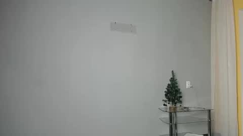 Snapshot of olivia_oliv chatting on January 30, 2025, 11:45 pm Olivia online show from January 30, 2025, 11:45 pm