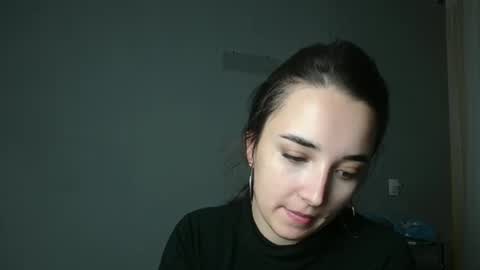 Olivia online show from November 26, 2025, 1:34 pm