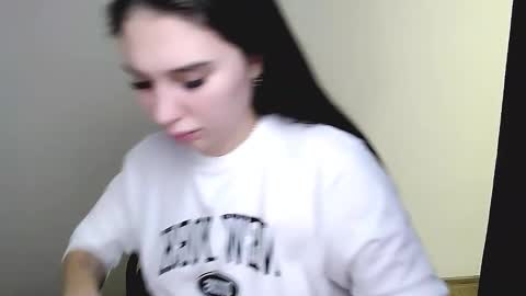 Olivia online show from March 6, 2026, 9:22 pm