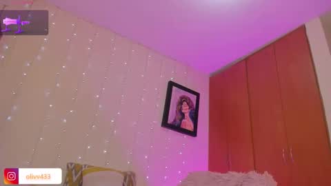 olivia_s19 online show from March 22, 2026, 12:14 am