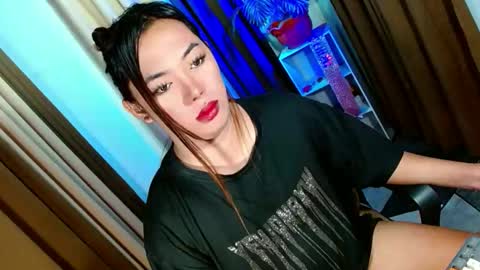 Snapshot of olivia_the_temptress27 chatting on October 11, 2025, 7:40 am Miss OLIVIA online show from October 11, 2025, 7:40 am