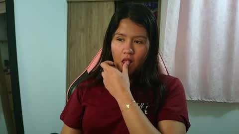 Olivia online show from April 1, 2026, 1:41 pm