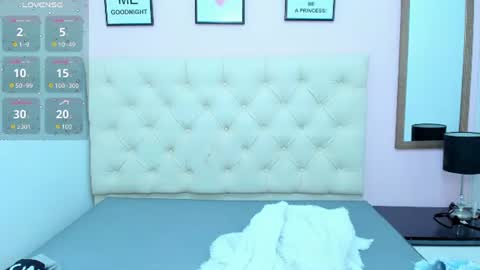 Snapshot of oliviaburningmilf chatting on July 15, 2026, 7:41 pm Olivia Burning online show from July 15, 2026, 7:41 pm