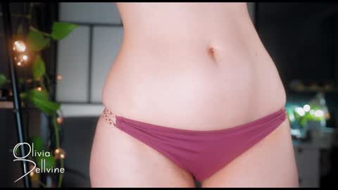 Snapshot of oliviadellvine chatting on January 8, 2025, 1:00 am Olivia online show from January 8, 2025, 1:00 am