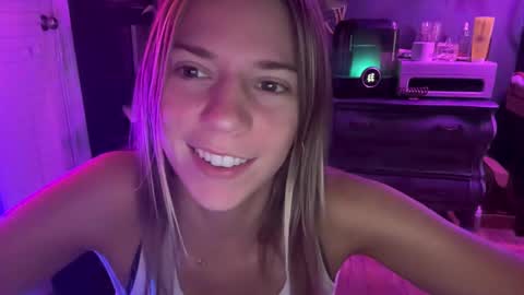 Snapshot of oliviahansleyy chatting on January 10, 2025, 5:05 am Olivia online show from January 10, 2025, 5:05 am