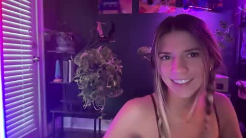 Snapshot of oliviahansleyy chatting on January 21, 2025, 8:11 pm Olivia online show from January 21, 2025, 8:11 pm