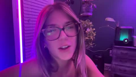 Snapshot of oliviahansleyy chatting on January 31, 2025, 4:36 am Olivia online show from January 31, 2025, 4:36 am