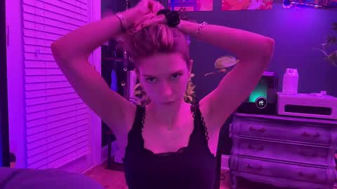 Snapshot of oliviahansleyy chatting on February 14, 2025, 4:37 am Olivia online show from February 14, 2025, 4:37 am