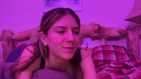 Snapshot of oliviahansleyy chatting on February 21, 2025, 5:02 am Olivia online show from February 21, 2025, 5:02 am