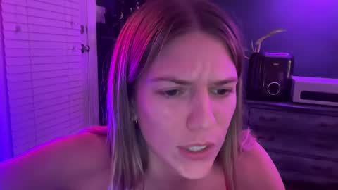 Snapshot of oliviahansleyy chatting on March 10, 2025, 3:56 am Olivia online show from March 10, 2025, 3:56 am