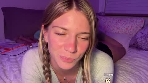 Olivia online show from September 30, 2025, 3:33 am