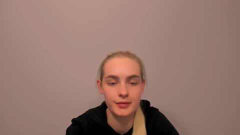 oliviaBeauty online show from February 26, 2026, 5:45 pm