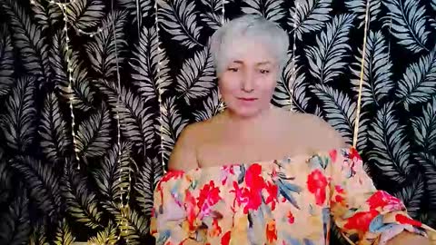 Kelly online show from November 17, 2025, 1:50 pm