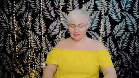 Kelly online show from April 17, 2026, 11:24 am