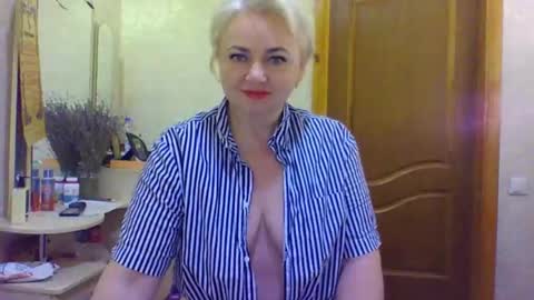 oliviaparadise online show from January 5, 2025, 2:19 pm