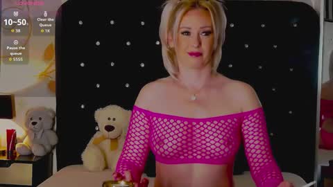 Olivia online show from April 16, 2026, 9:26 pm