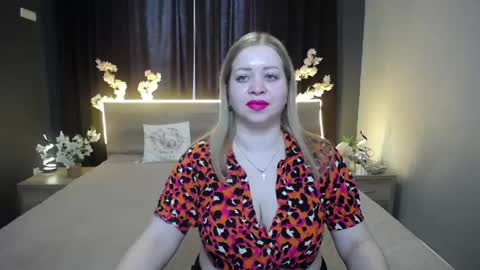 Oliviaverr online show from April 25, 2026, 12:19 pm