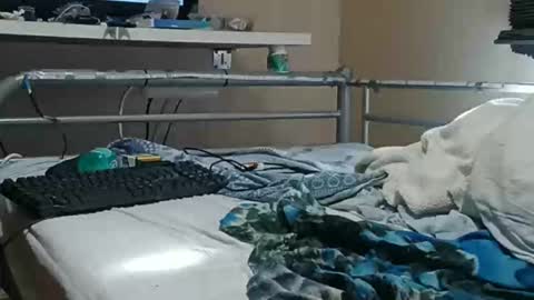 olivier_21 online show from November 22, 2025, 12:26 pm