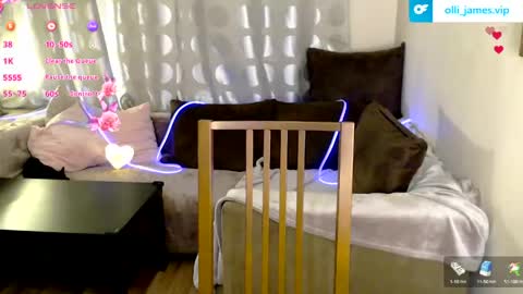 ollie_jamess online show from June 7, 2026, 9:29 pm