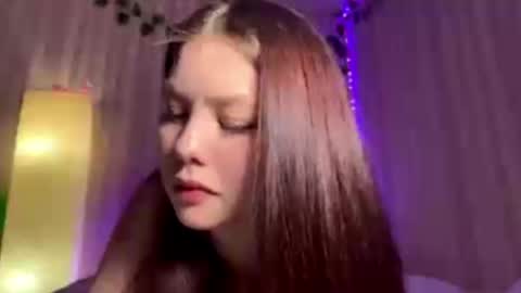 Snapshot of olliewagatsuma chatting on May 1, 2026, 12:10 pm Emma online show from May 1, 2026, 12:10 pm