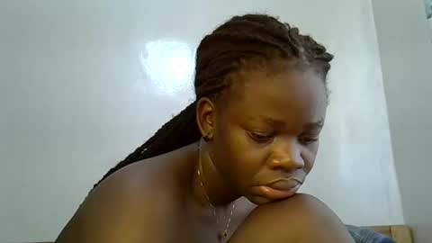 ollleina online show from February 26, 2026, 5:28 am