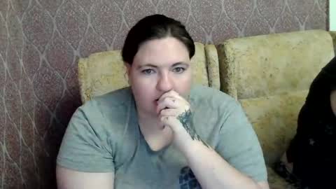 OlyaAndNetty online show from June 12, 2026, 5:01 pm