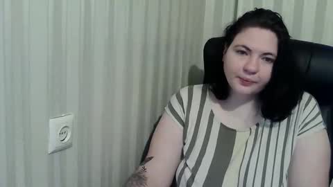 OlyaFire online show from November 4, 2025, 7:51 am