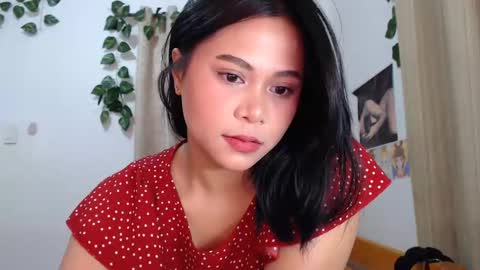 Snapshot of omariaennaid chatting on December 8, 2024, 7:58 am Angel online show from December 8, 2024, 7:58 am