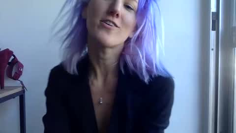 omilk online show from December 7, 2024, 6:48 pm