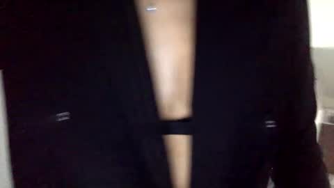 omilk online show from December 15, 2024, 7:10 pm