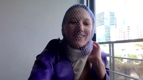 omilk online show from December 25, 2024, 6:41 pm