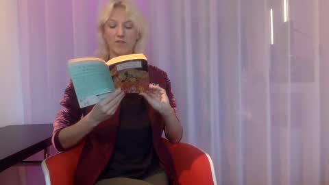 omilk online show from September 8, 2025, 2:49 pm