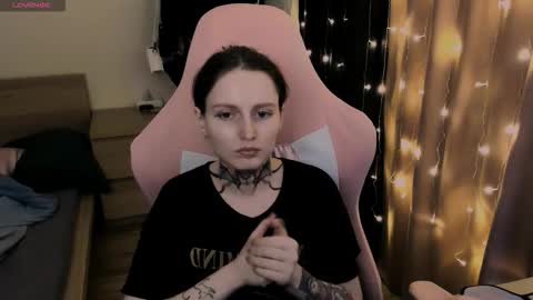 on_yxxx online show from October 28, 2025, 9:17 pm