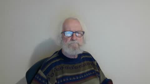 Snapshot of onanister chatting on January 8, 2025, 9:12 pm Somewhere over the rainbow online show from January 8, 2025, 9:12 pm