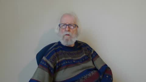 Snapshot of onanister chatting on January 10, 2025, 8:29 am Somewhere over the rainbow online show from January 10, 2025, 8:29 am