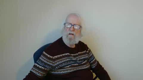 Snapshot of onanister chatting on January 29, 2025, 7:36 am Somewhere over the rainbow online show from January 29, 2025, 7:36 am