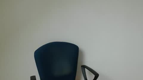 Snapshot of onanister chatting on February 6, 2025, 1:54 pm Somewhere over the rainbow online show from February 6, 2025, 1:54 pm