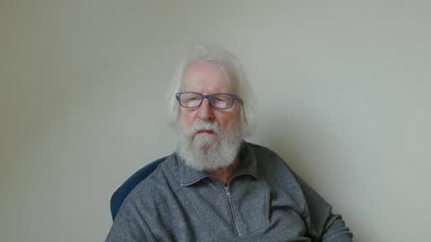 Snapshot of onanister chatting on February 10, 2025, 8:31 am Somewhere over the rainbow online show from February 10, 2025, 8:31 am