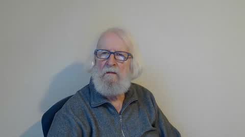 Snapshot of onanister chatting on February 13, 2025, 7:45 am Somewhere over the rainbow online show from February 13, 2025, 7:45 am