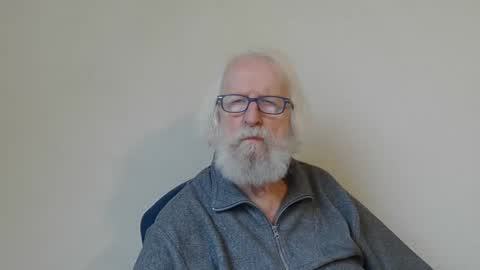 Snapshot of onanister chatting on February 23, 2025, 8:06 am Somewhere over the rainbow online show from February 23, 2025, 8:06 am