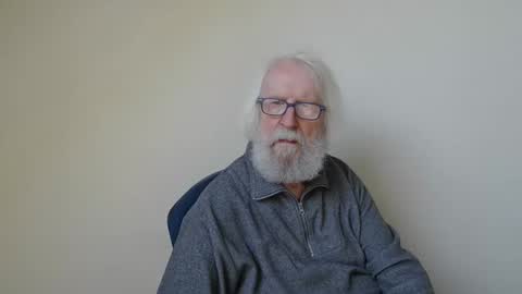 Snapshot of onanister chatting on February 28, 2025, 8:20 am Somewhere over the rainbow online show from February 28, 2025, 8:20 am