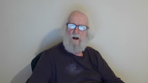 Snapshot of onanister chatting on March 4, 2025, 9:22 pm Somewhere over the rainbow online show from March 4, 2025, 9:22 pm