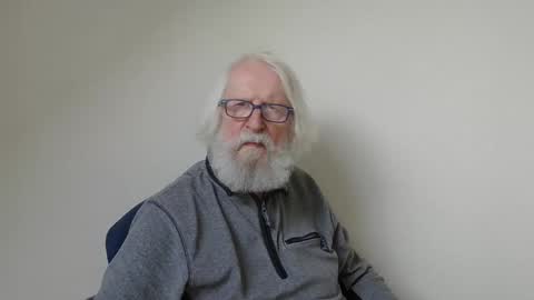 Snapshot of onanister chatting on March 10, 2025, 1:10 pm Somewhere over the rainbow online show from March 10, 2025, 1:10 pm