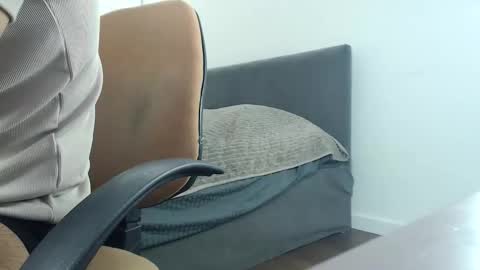 onebestlover online show from March 28, 2026, 10:15 am