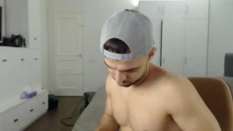 onebestlover online show from April 11, 2026, 8:29 am