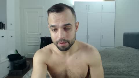 onebestlover online show from April 30, 2026, 7:47 am
