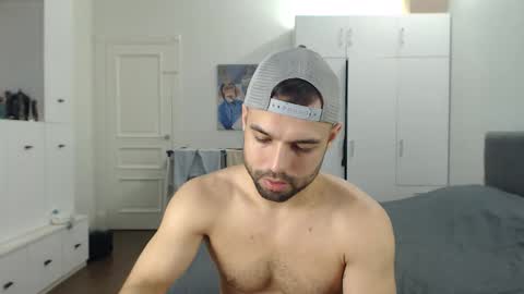 onebestlover online show from May 22, 2026, 7:59 am
