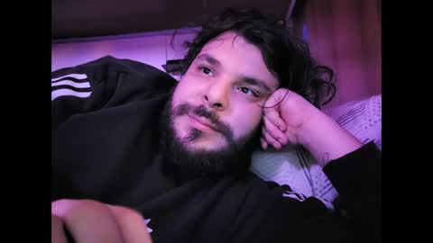 Snapshot of onecrew1 chatting on December 10, 2024, 12:39 am onecrew1 online show from December 10, 2024, 12:39 am