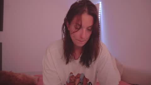 Ariel online show from April 14, 2026, 10:27 pm